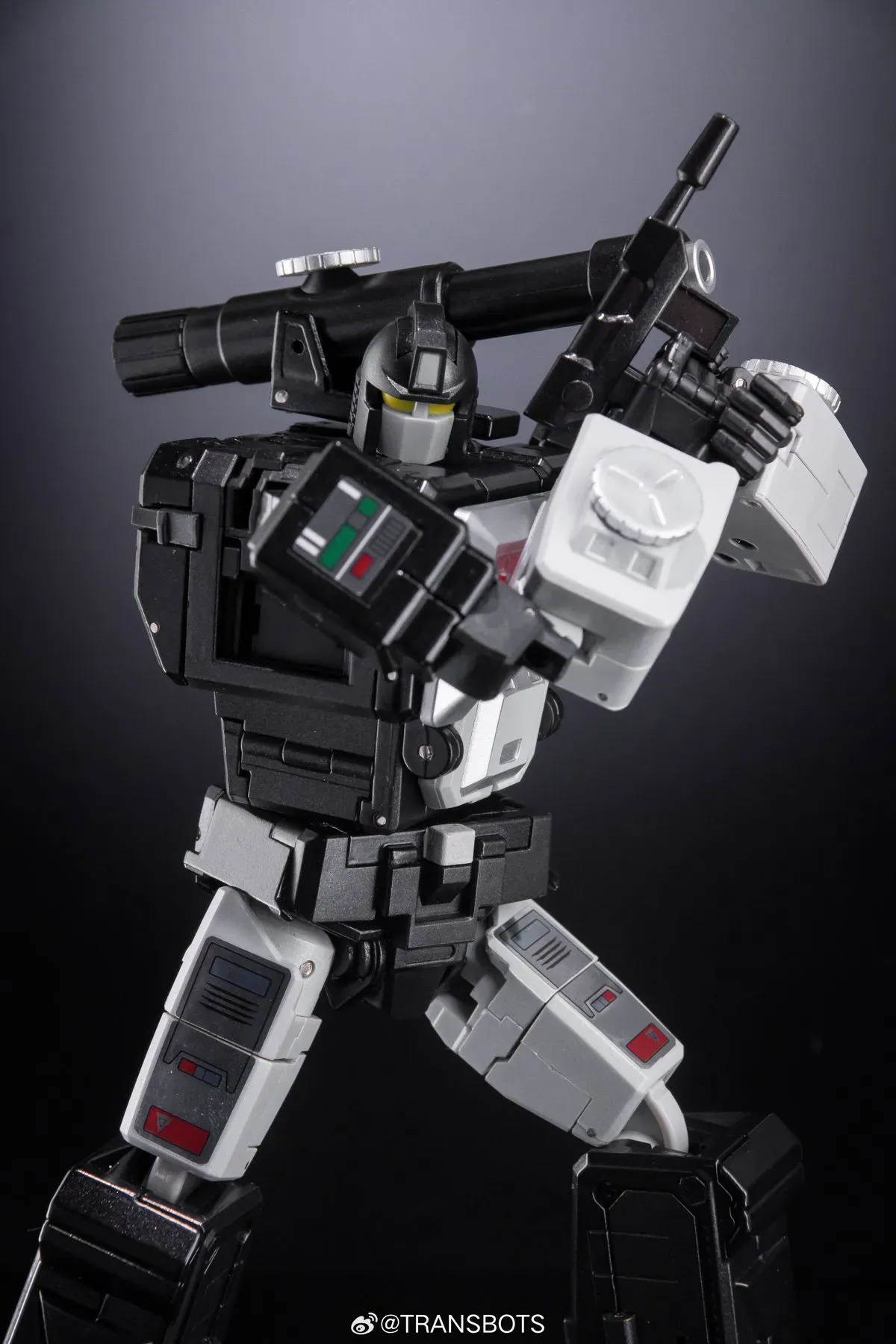 XTransbots Master X Series MX-27B Janssen Perceptor Black Version